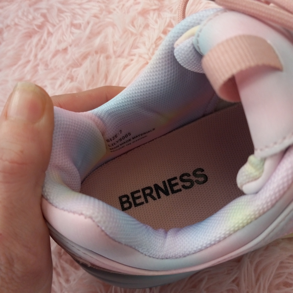 SOLD! YRU Pastel platform sneakers! Brand New in box w dust bags! Sz 7.5 - Picture 4 of 13